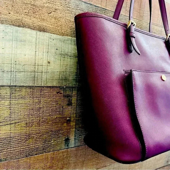 Micheal Kors Plum Jet Set Saffiano Leather Tote - Picture 4 of 16
